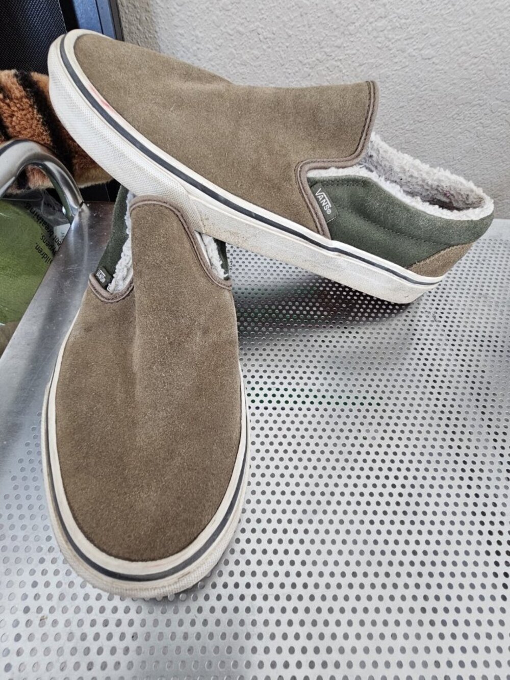 Vans Sherpa Lined Suede Loafers Shoes Casual Tan Green Men's 8 Women's 9.5